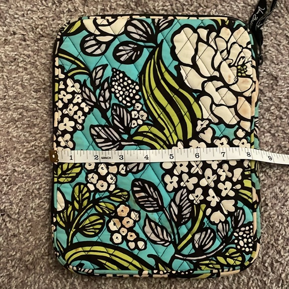 Vera Bradley floral iPad case - Picture 4 of 6